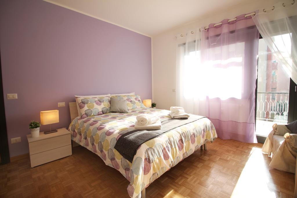 Eur Bright Spacious Terraced Apartment With Private Parking Only For Small Cars 罗马 外观 照片